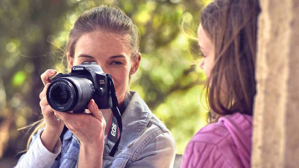 Canon 250D (2025) : Le Plus Petit Reflex Numérique Testé sur le Terrain Canon 250D avis