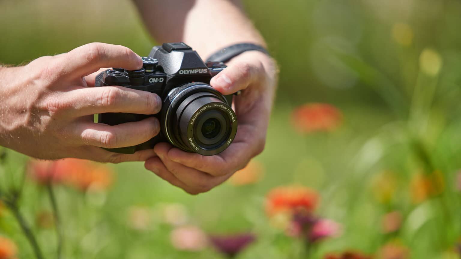 Olympus EM 10 Mark IV - l'entrée de gamme parfaite pour les petits nouveaux