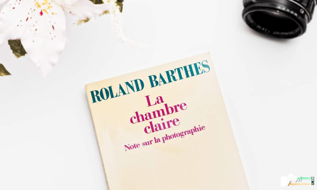 La Chambre Claire : Le célèbre livre de Roland Barthes La Chambre Claire Le célèbre livre de Roland Barthes